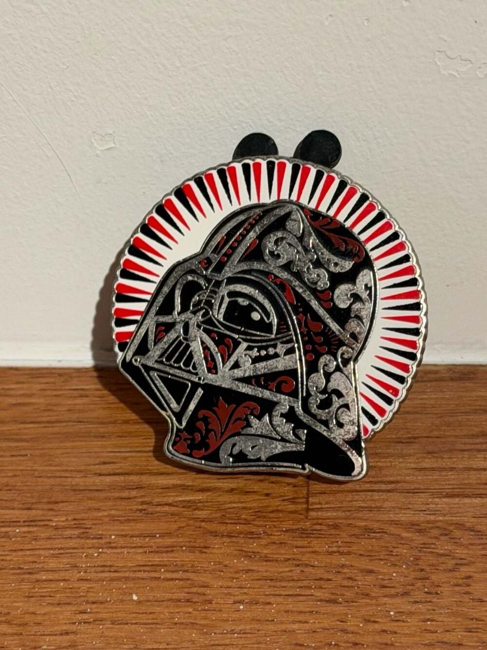 2014 Disney Star Wars Helmet Series Darth Vader Sugar Skull Filigree Art Pin